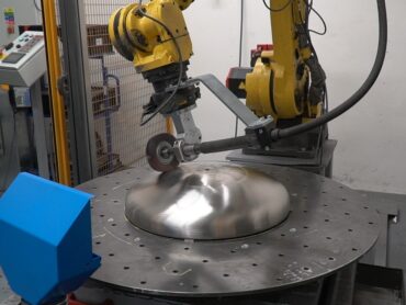 FRUNĚK INOX s.r.o.</br>Robotické pracoviště v zakázkové výrobě broušení a leštění nerezu