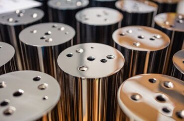 FRUNĚK INOX s.r.o. </br>Broušení a leštění</br>nerezových profilů a výpalků